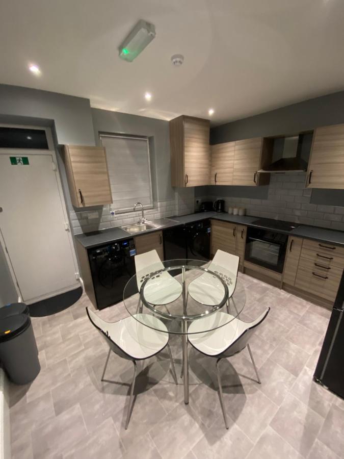 Private & Modern En-Suite Rooms Town Centre Self Check-In Barnsley Exterior foto
