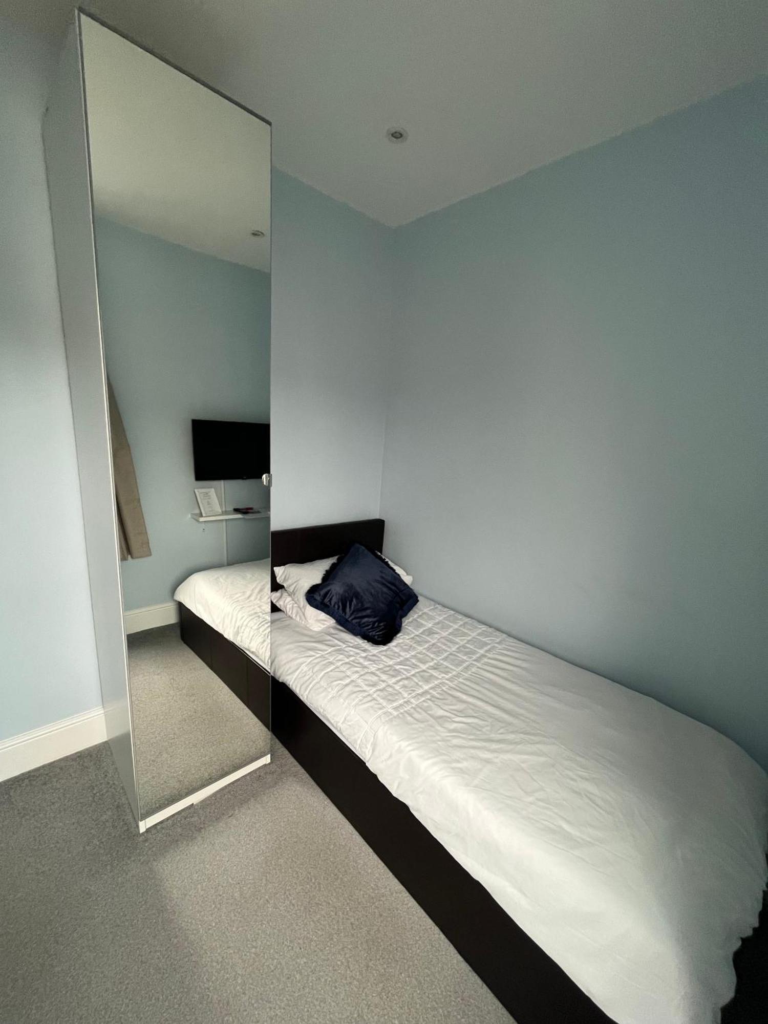 Private & Modern En-Suite Rooms Town Centre Self Check-In Barnsley Exterior foto