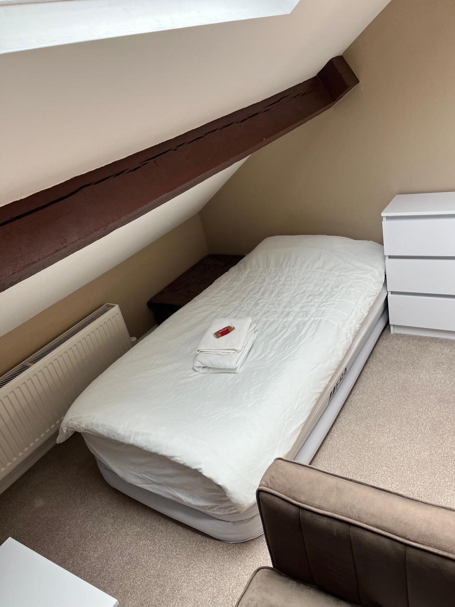 Private & Modern En-Suite Rooms Town Centre Self Check-In Barnsley Exterior foto