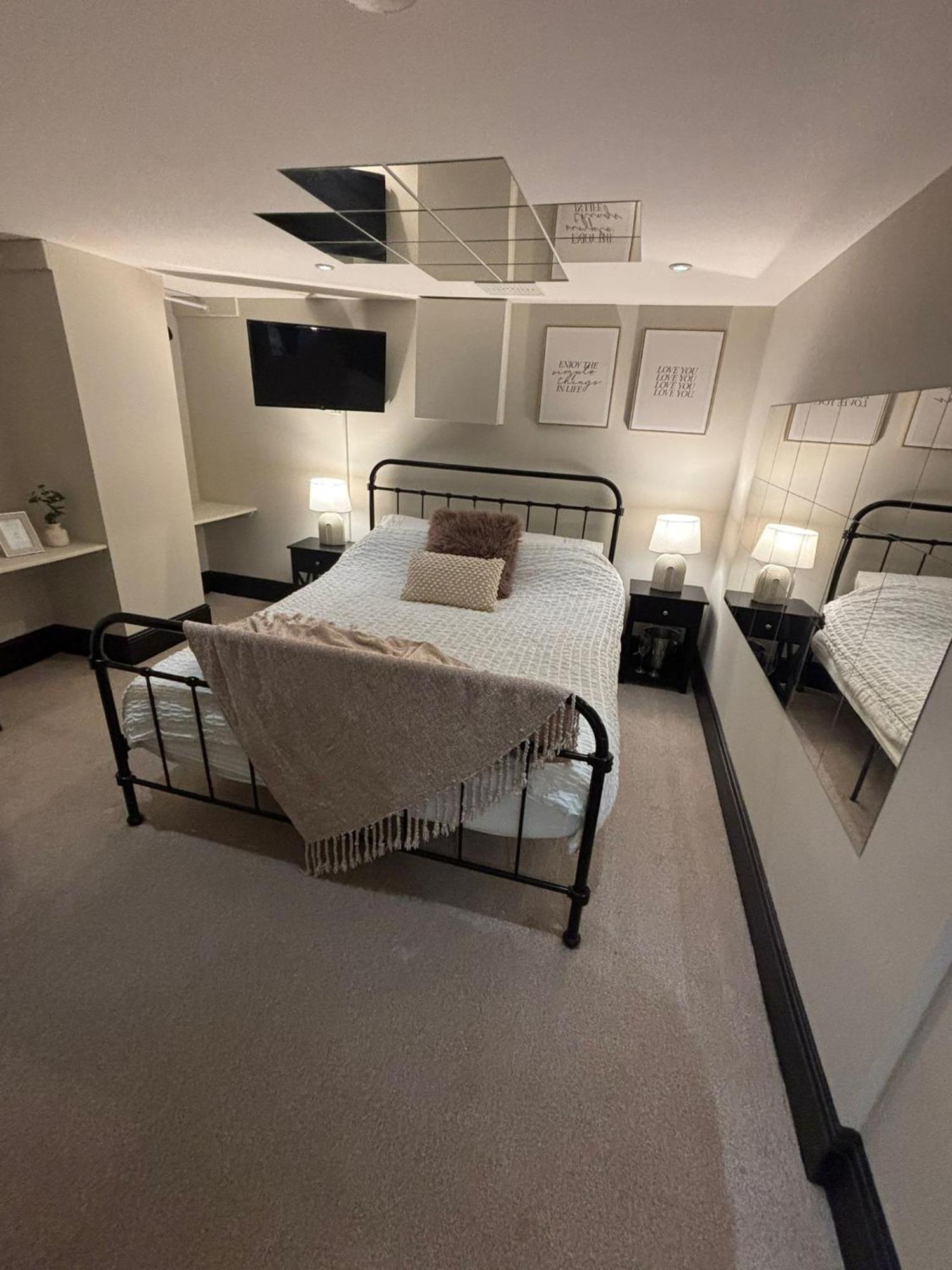 Private & Modern En-Suite Rooms Town Centre Self Check-In Barnsley Exterior foto