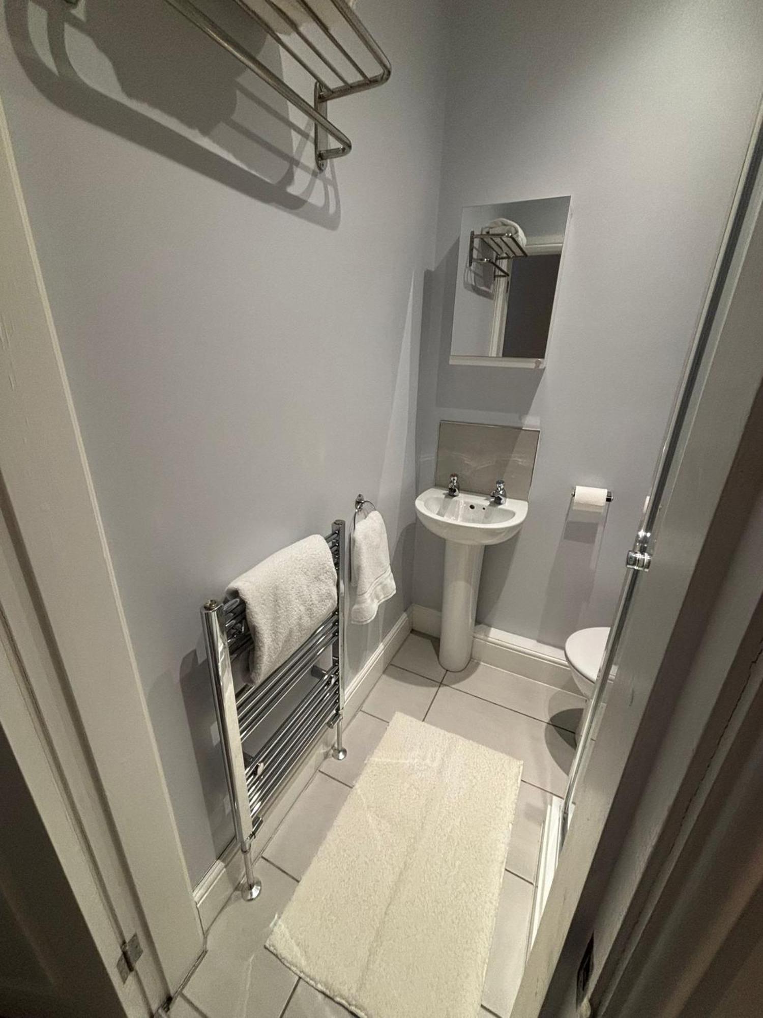 Private & Modern En-Suite Rooms Town Centre Self Check-In Barnsley Exterior foto